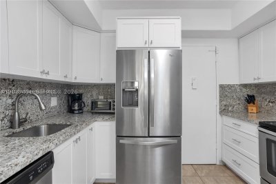 Aluguel de apartamento no Alexander Towers 208