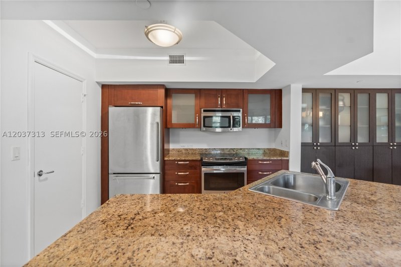 Comprar apartamento no Turnberry Village 306