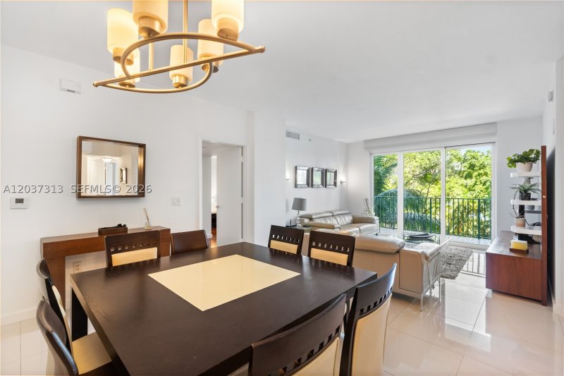 Comprar apartamento no Turnberry Village 306