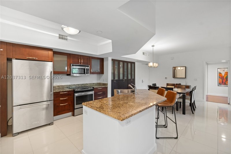 Comprar apartamento no Turnberry Village 306