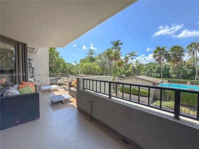 Comprar apartamento en Key Colony IV Botanica 170