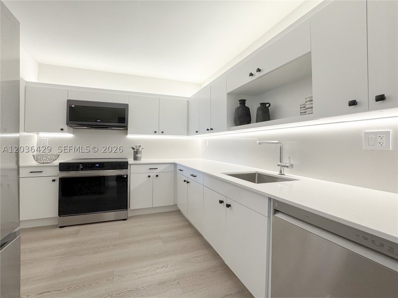 Condo for sale at Key Colony IV Botanica 170