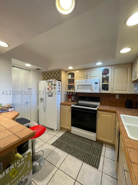 Apartment for rent at The Venetia 33H