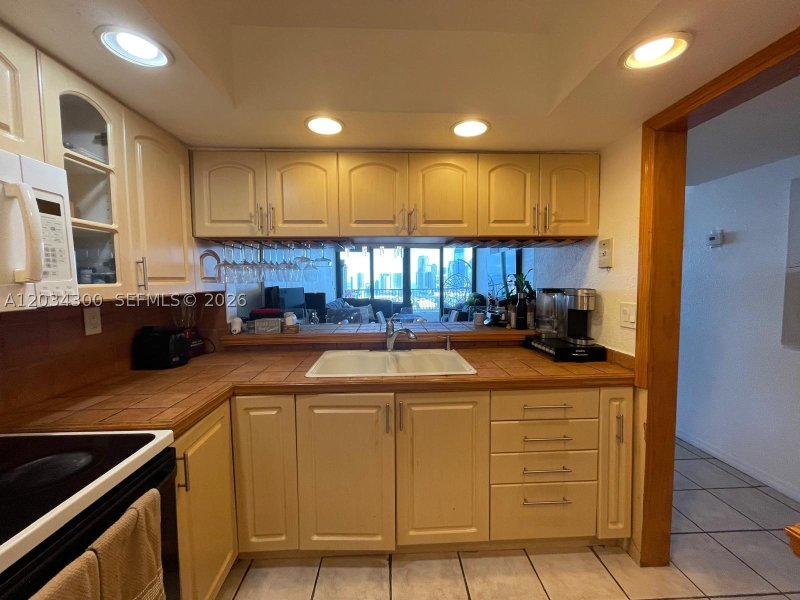 Apartment for rent at The Venetia 33H