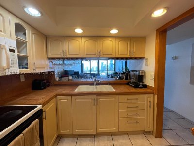 Aluguel de apartamento no The Venetia 33H