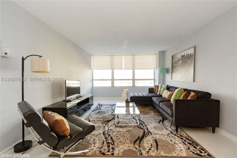Apartment for rent at Flamingo 654S