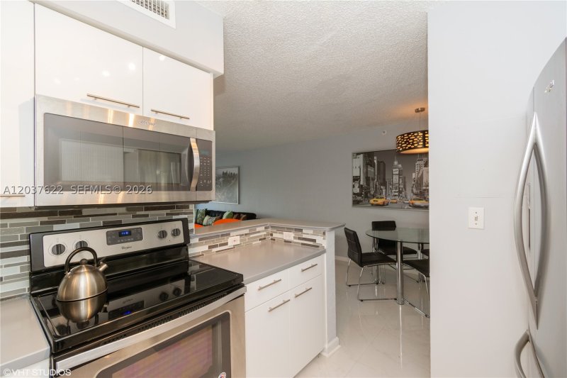 Apartment for rent at Flamingo 654S