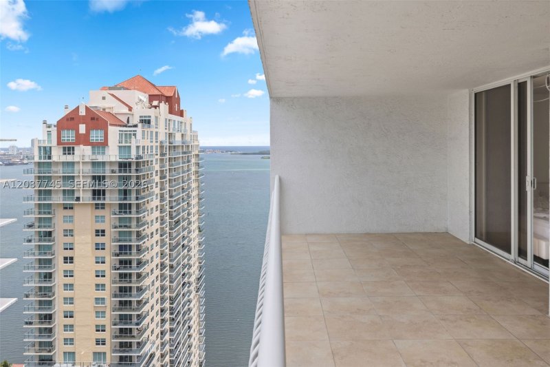 Comprar apartamento no The Club At Brickell Bay 3714
