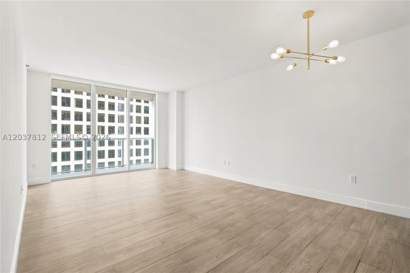 Comprar apartamento en 500 Brickell East Tower 1906