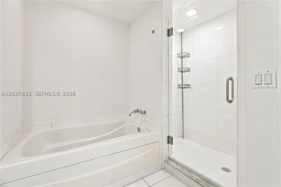 Comprar apartamento en 500 Brickell East Tower 1906