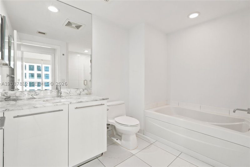 Comprar apartamento en 500 Brickell East Tower 1906