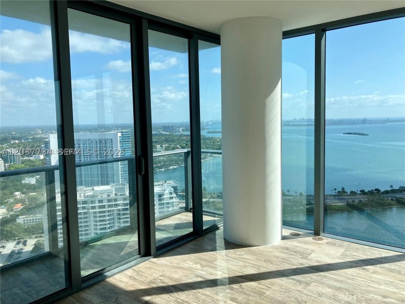 Apartment for rent at Paraiso Bay Miami 4408