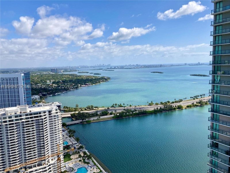 Apartment for rent at Paraiso Bay Miami 4408