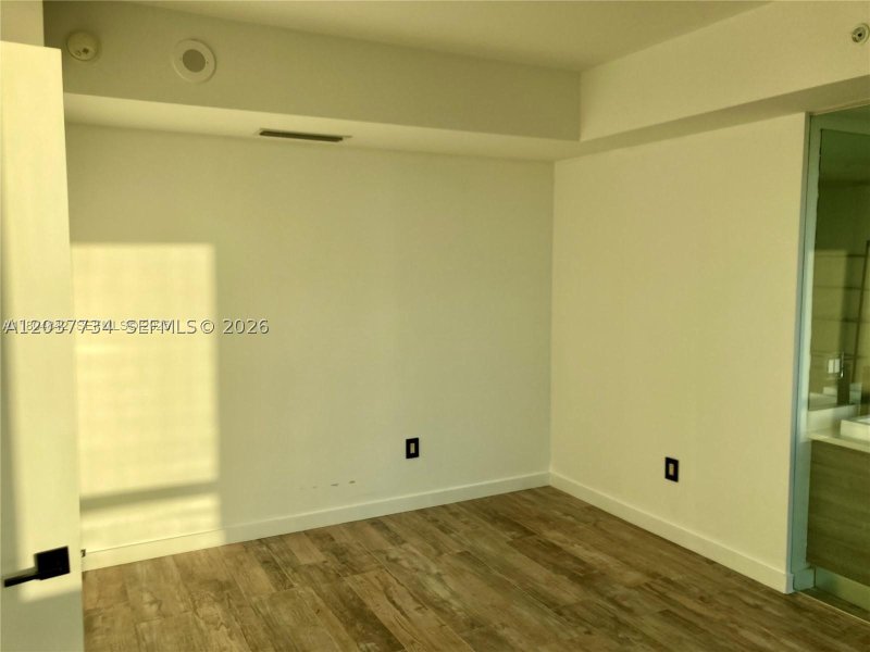 Apartment for rent at Paraiso Bay Miami 4408