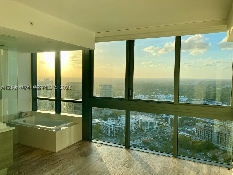 Apartment for rent at Paraiso Bay Miami 4408