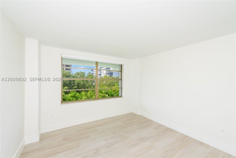 Condo for sale at Commodore Club West 403