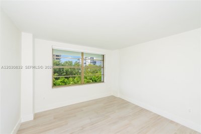 Comprar apartamento en Commodore Club West 403
