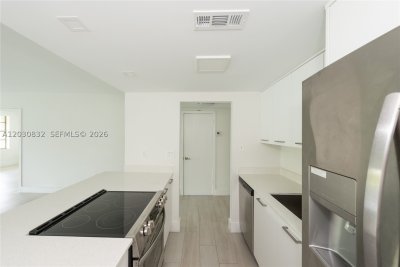 Comprar apartamento en Commodore Club West 403