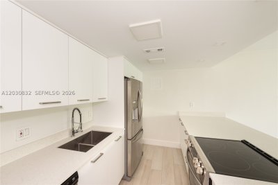 Comprar apartamento en Commodore Club West 403