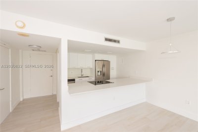 Comprar apartamento en Commodore Club West 403