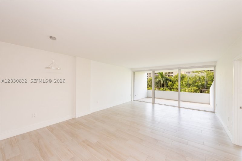Condo for sale at Commodore Club West 403