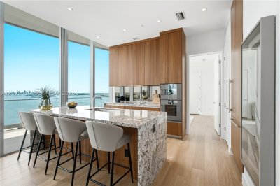 Una Residences at Brickell Apt #1604