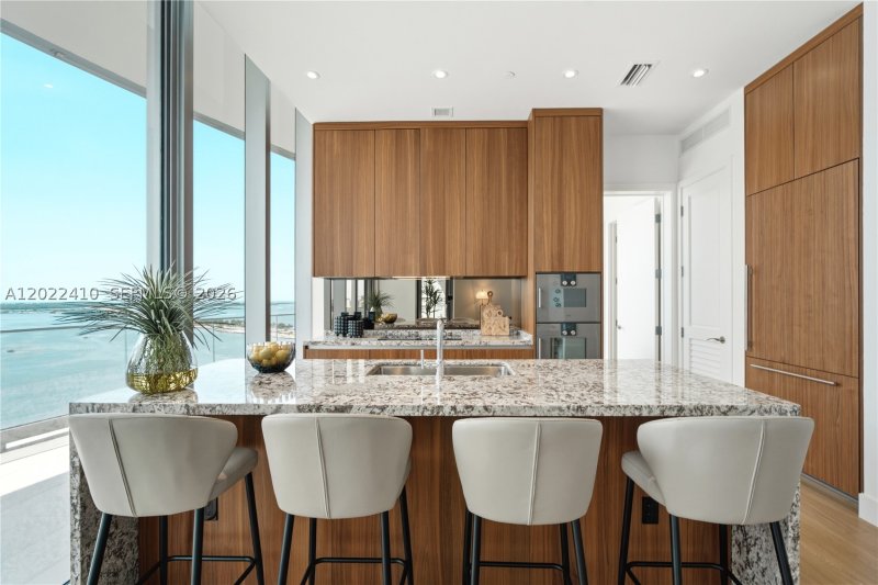 Comprar apartamento no Una Residences at Brickell 1604
