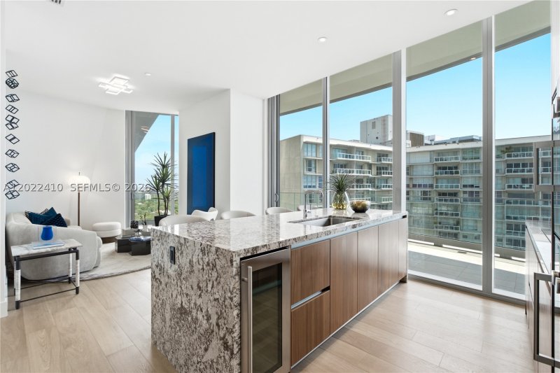 Comprar apartamento no Una Residences at Brickell 1604