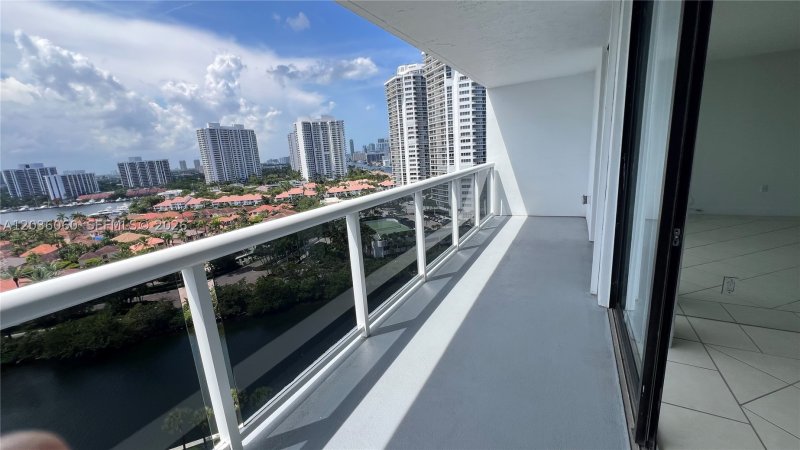 Condo for sale at Waterview 1639