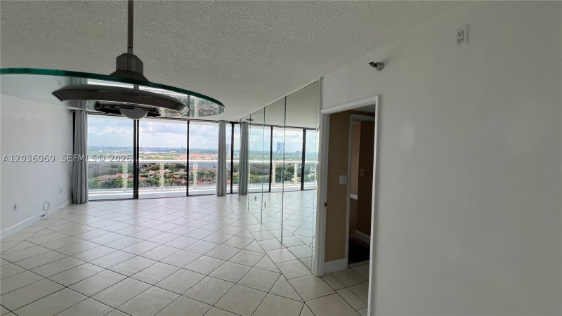 Condo for sale at Waterview 1639