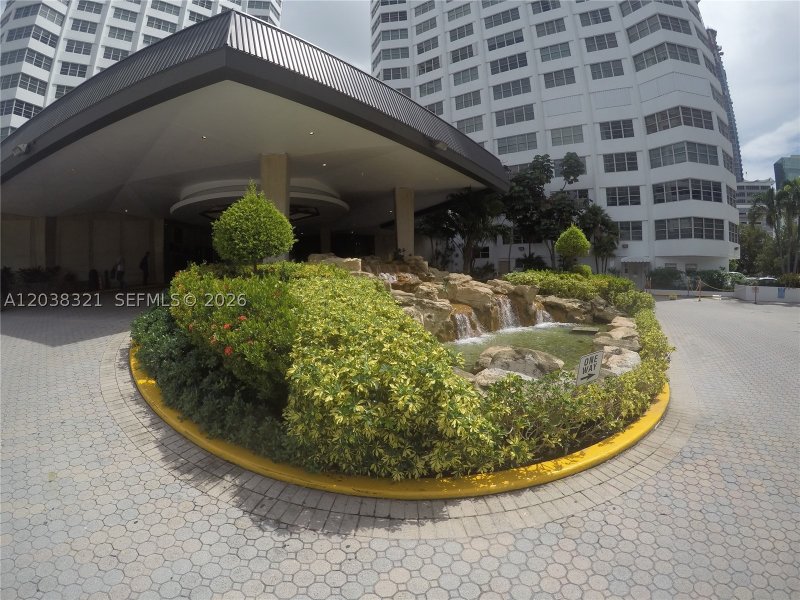 Apartment for rent at Four Ambassadors 364