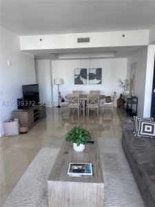 Comprar apartamento no Trump Tower Three 1505