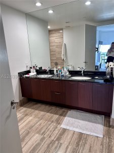 Comprar apartamento no Trump Tower Three 1505