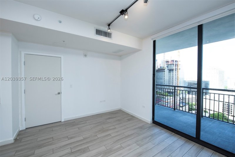 Comprar apartamento no Nine at Mary Brickell Village 2402