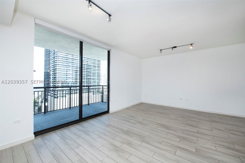 Comprar apartamento no Nine at Mary Brickell Village 2402