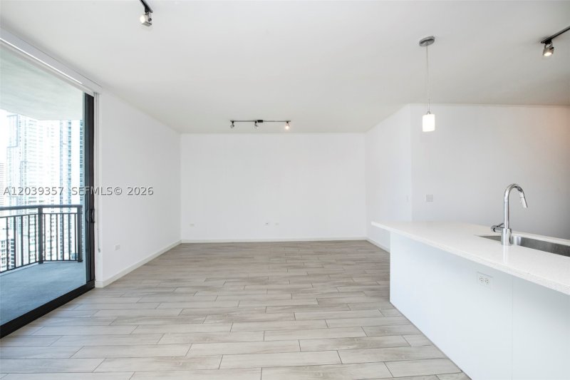 Comprar apartamento no Nine at Mary Brickell Village 2402