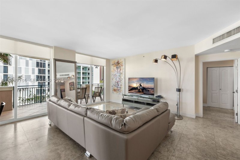 Alquiler de apartamento en King David 708