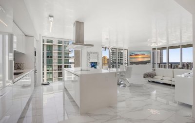 Comprar apartamento en Parque Towers at St. Tropez 5-2308