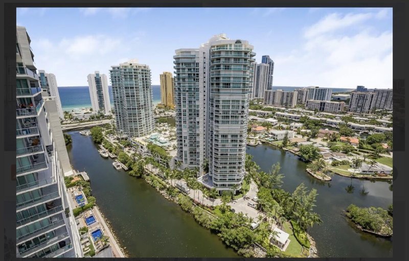Comprar apartamento en Parque Towers at St. Tropez 5-2308