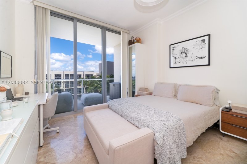 Condo for sale at Midtown Miami 2 H1109