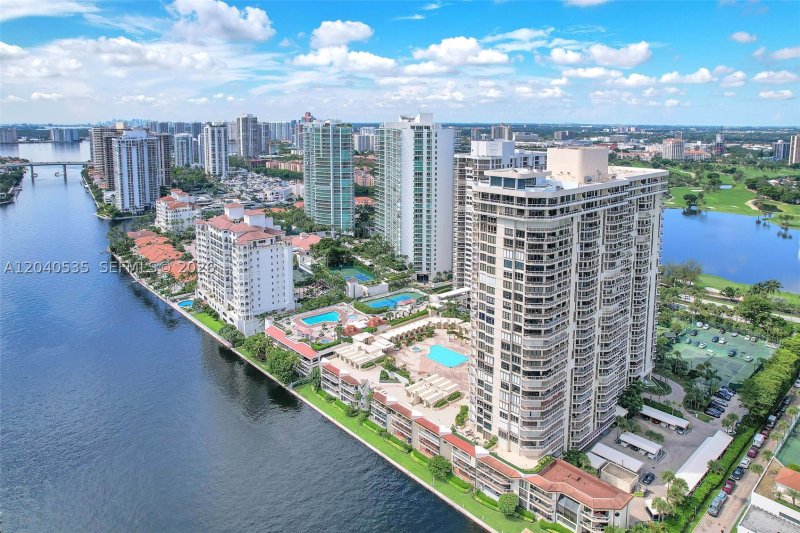 Comprar apartamento en Terraces Of Turnberry 1805