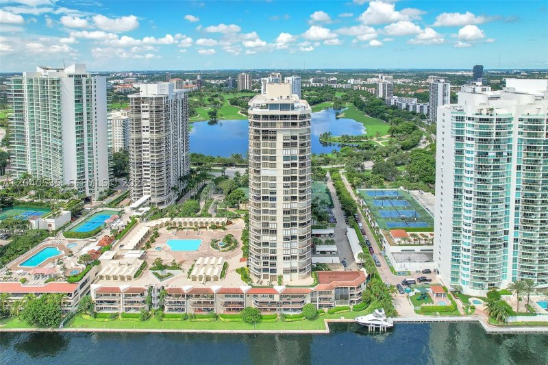 Comprar apartamento en Terraces Of Turnberry 1805