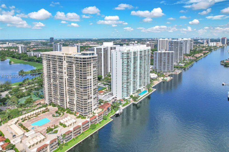 Comprar apartamento en Terraces Of Turnberry 1805