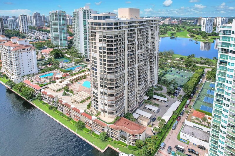 Comprar apartamento en Terraces Of Turnberry 1805