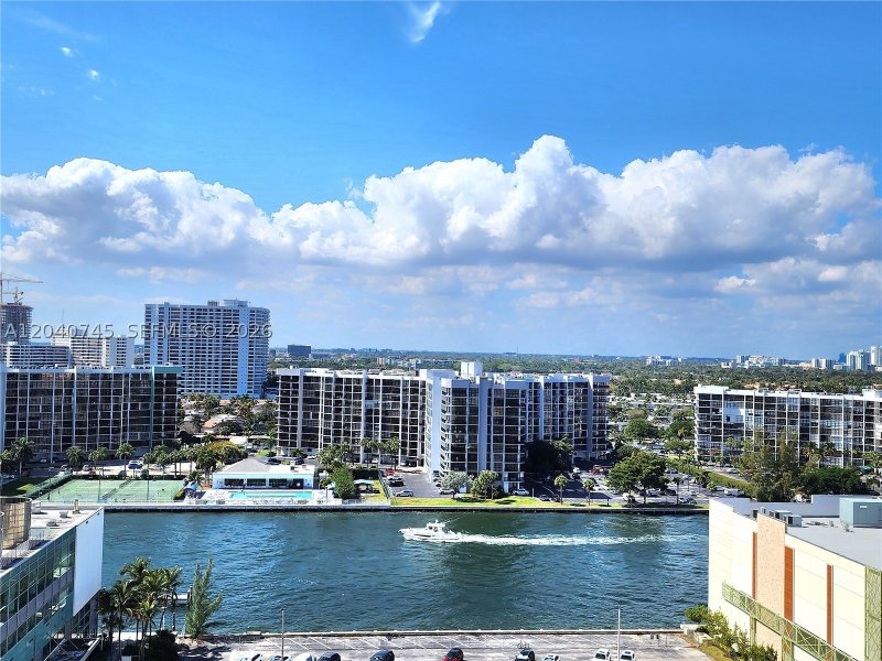 Condo for sale at Alexander Towers PENTHOUSE 15