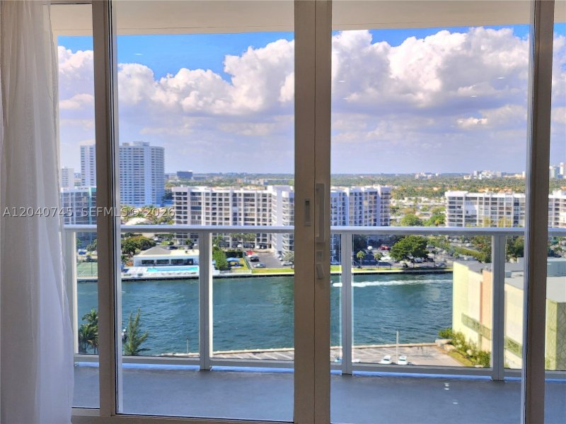 Condo for sale at Alexander Towers PENTHOUSE 15