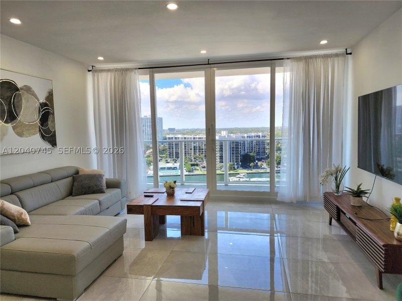 Condo for sale at Alexander Towers PENTHOUSE 15