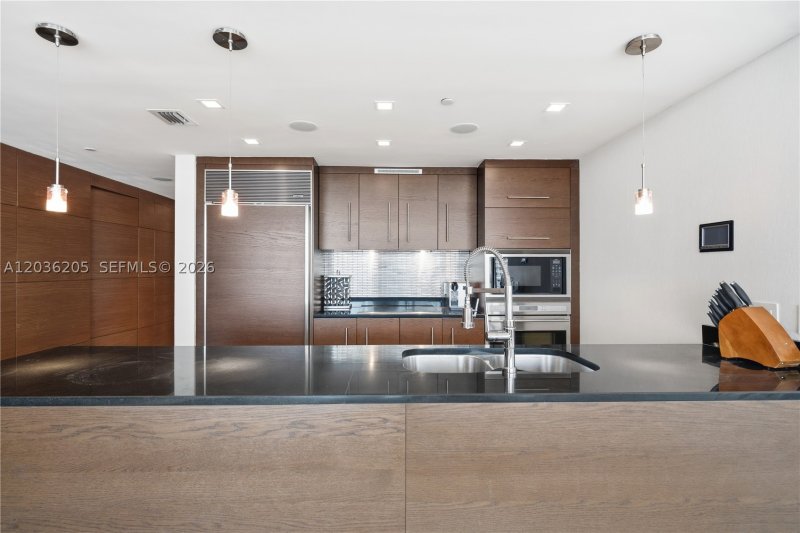 Condo for sale at Icon Brickell Tower I 2101