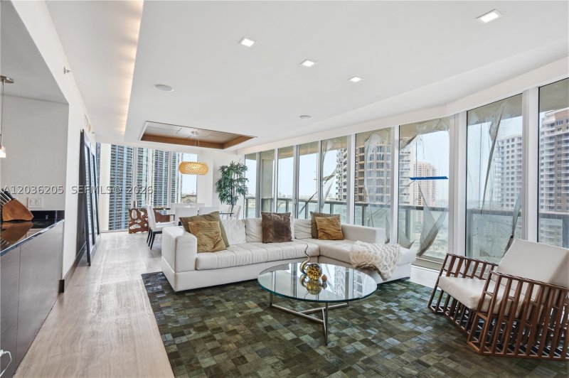 Condo for sale at Icon Brickell Tower I 2101
