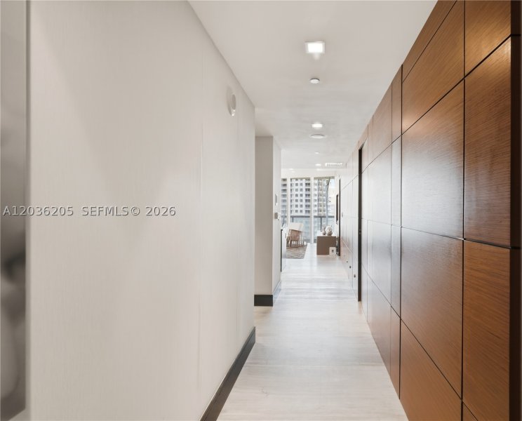 Condo for sale at Icon Brickell Tower I 2101